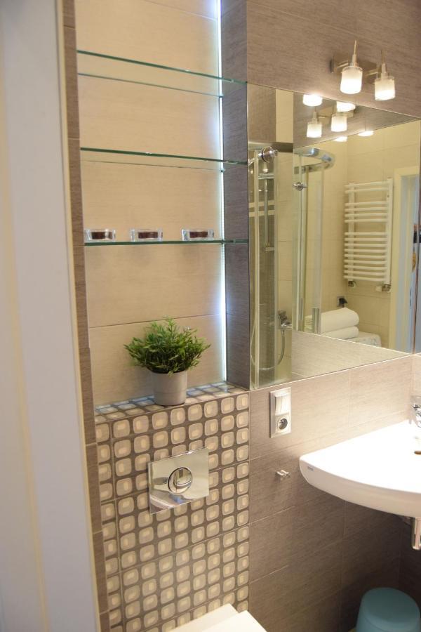 Be My Guest - Krucza Elegant Apartment - Rondo De Gaulle'A Center Of Warsaw Metro Wi-Fi Breakfast Экстерьер фото