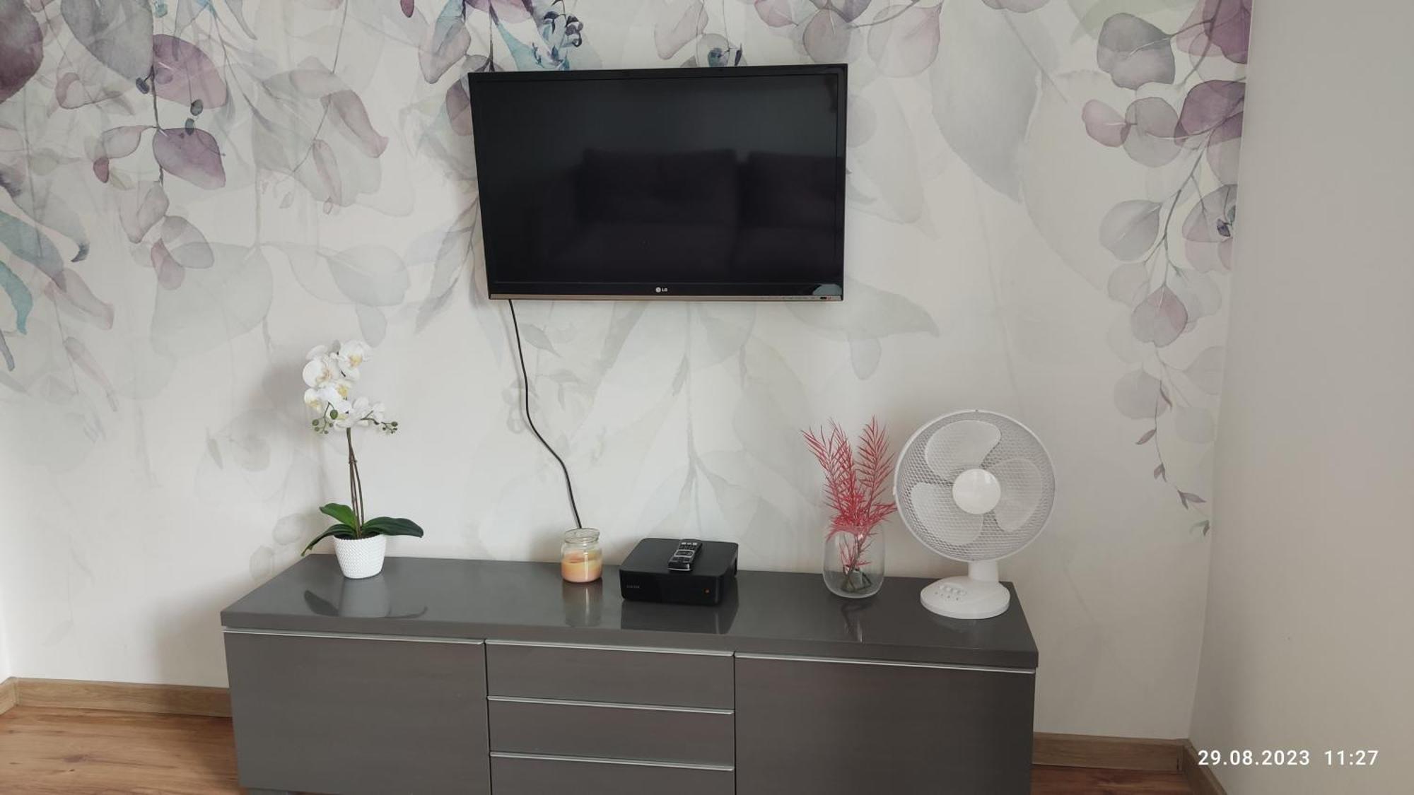 Be My Guest - Krucza Elegant Apartment - Rondo De Gaulle'A Center Of Warsaw Metro Wi-Fi Breakfast Экстерьер фото